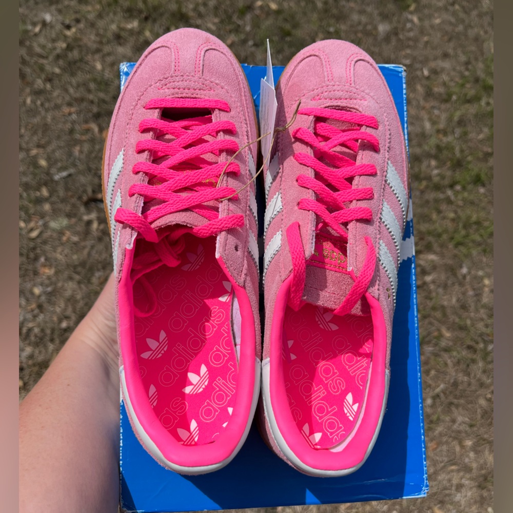 NWT Adidas Handball Spezial Womans Sneaker Size 7 in Pink - Picture 3 of 10